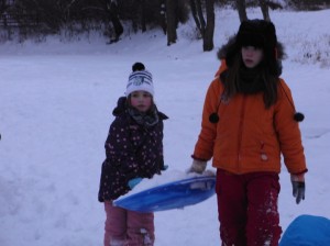 Da das Wetter uns ordentlich Schnee beschert hatte, verlegten wir unseren Dienst kurzerhand nach draußen.