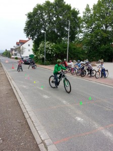 Da bei den Kindern alles klappte und das Wetter trocken blieb, wagten wir eine kurze Tour Richtung Evensen. Fazit: Für die nächste Fahrradtour sind wir fit!